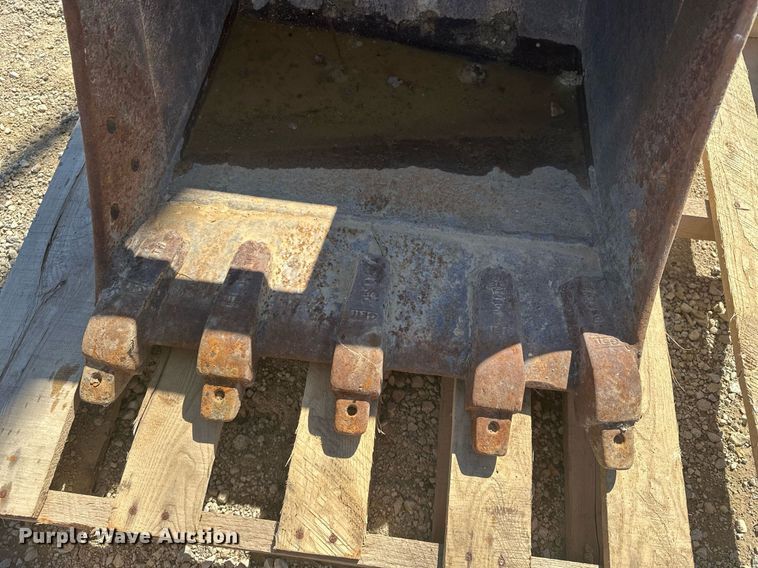 image for item DF8467 2014 Takeuchi TB260 mini excavator