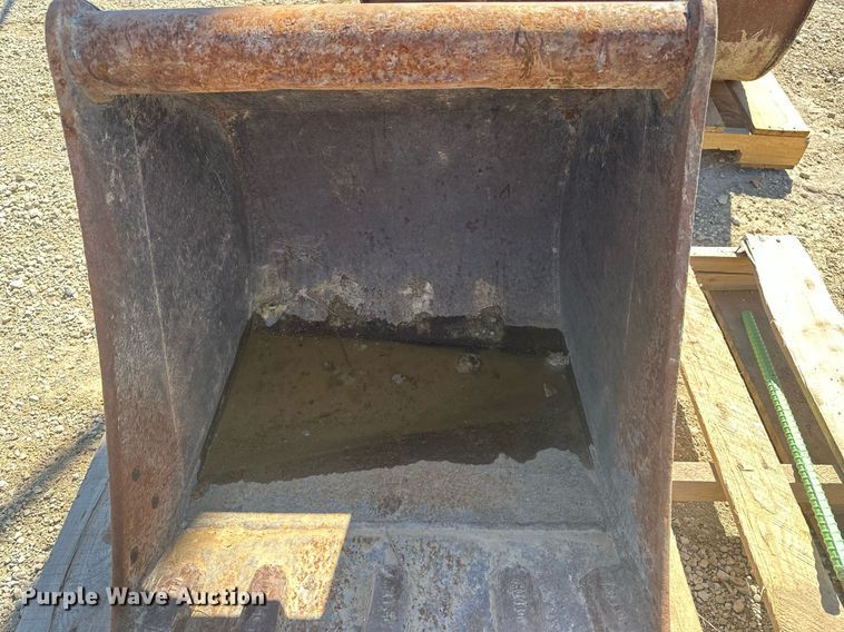 image for item DF8467 2014 Takeuchi TB260 mini excavator