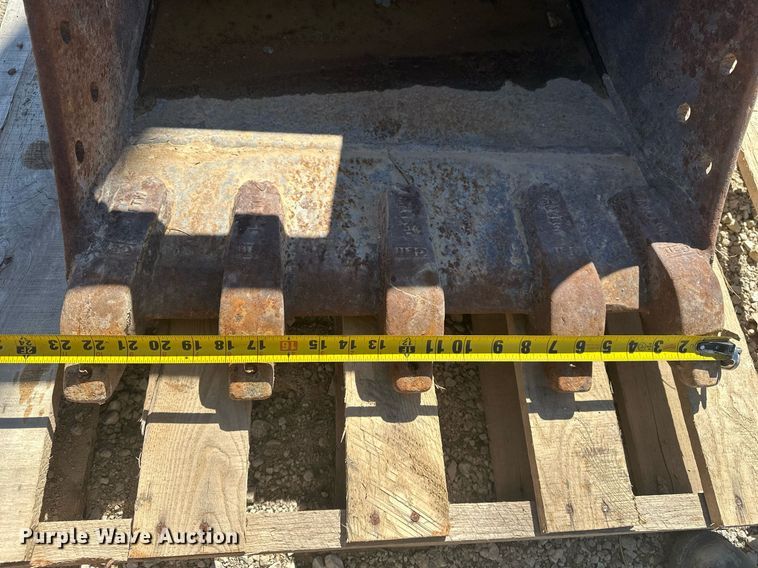 image for item DF8467 2014 Takeuchi TB260 mini excavator