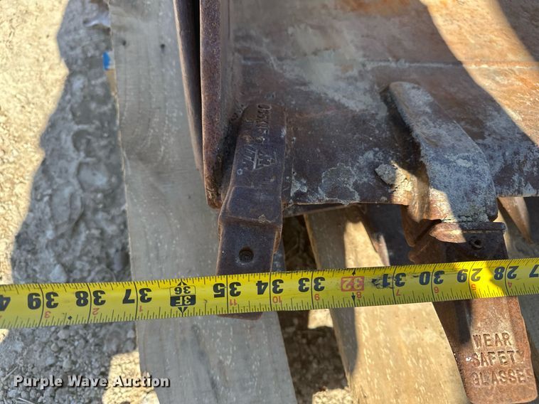 image for item DF8467 2014 Takeuchi TB260 mini excavator