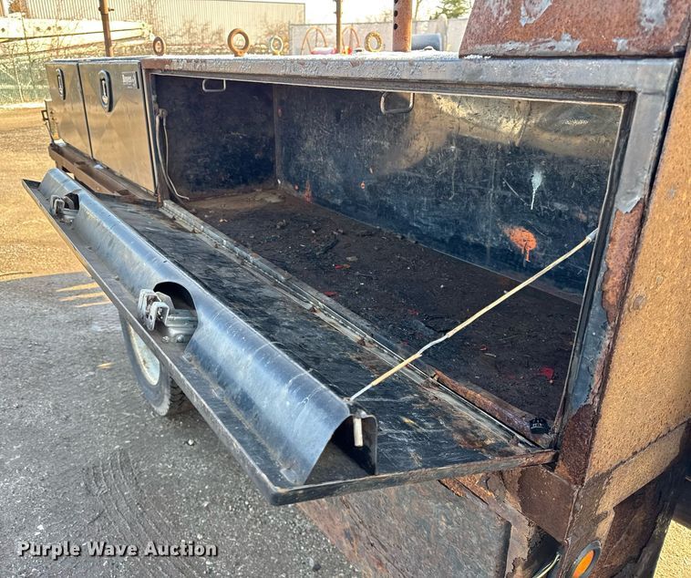 image for item DH9883 2011 Ford F450 Super Duty XL flatbed truck