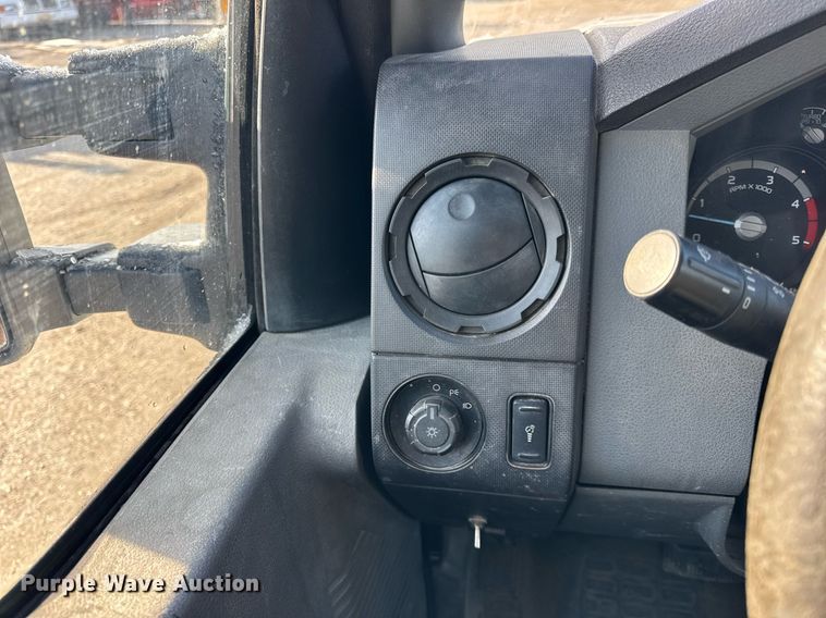 image for item DH9883 2011 Ford F450 Super Duty XL flatbed truck