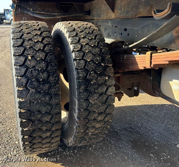 image for item DH9883 2011 Ford F450 Super Duty XL flatbed truck