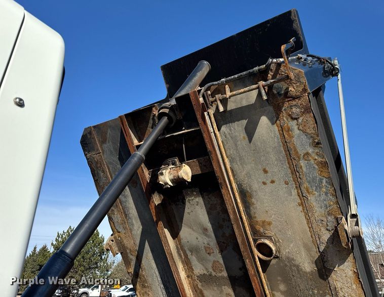 image for item DH9884 2009 International DuraStar 4300 dump truck