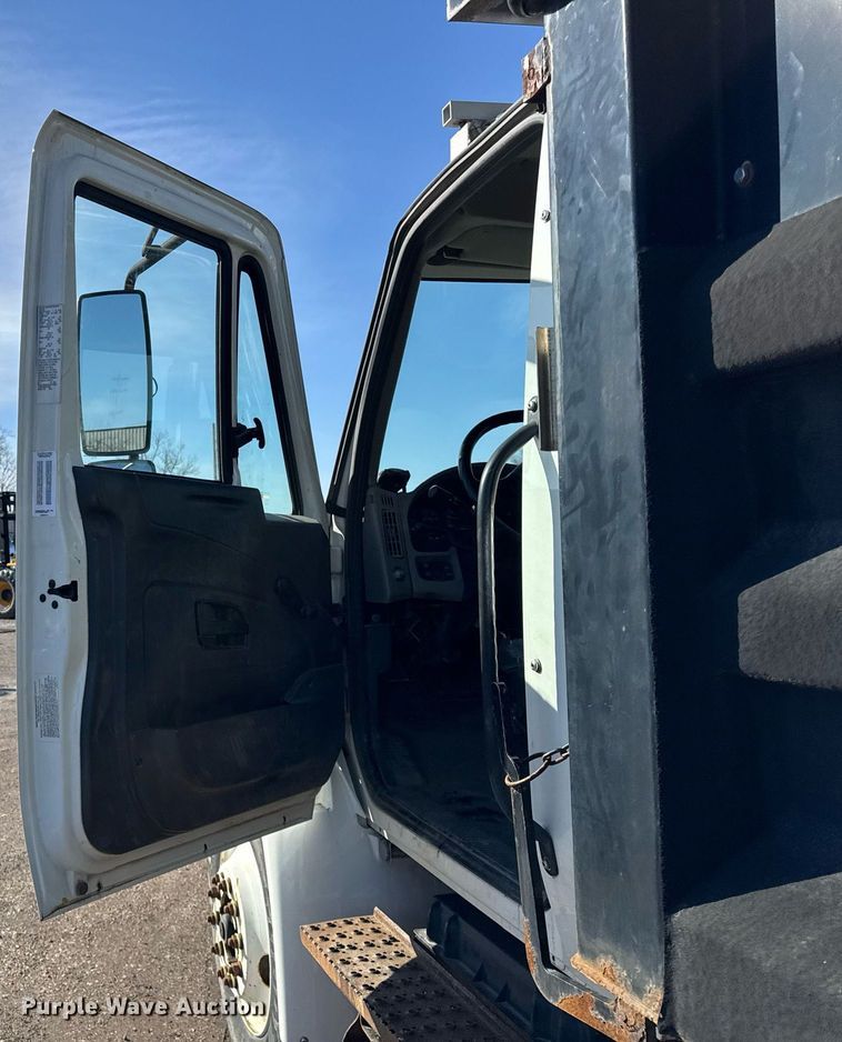 image for item DH9884 2009 International DuraStar 4300 dump truck