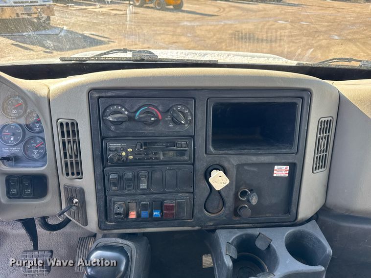 image for item DH9884 2009 International DuraStar 4300 dump truck