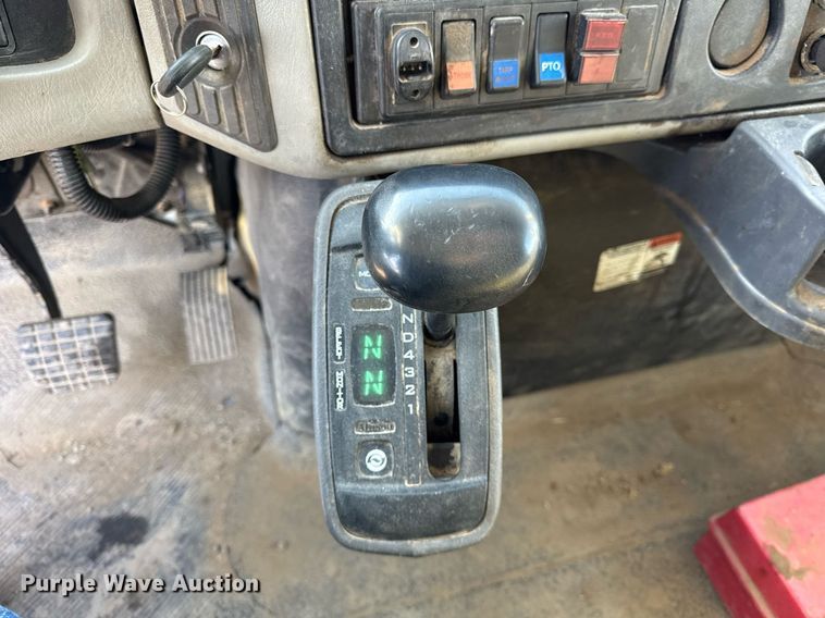 image for item DH9884 2009 International DuraStar 4300 dump truck