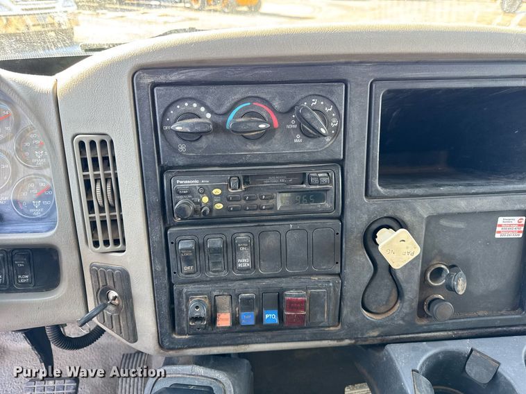 image for item DH9884 2009 International DuraStar 4300 dump truck