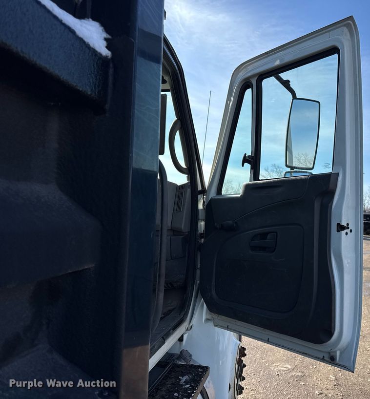 image for item DH9884 2009 International DuraStar 4300 dump truck