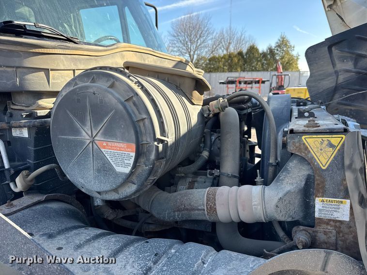 image for item DH9884 2009 International DuraStar 4300 dump truck