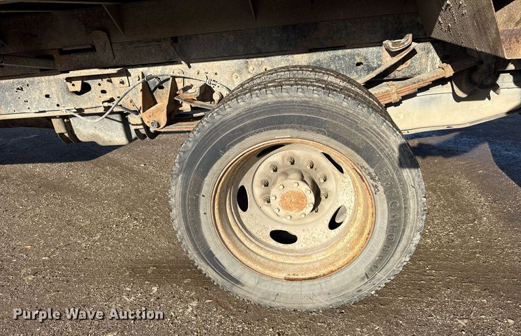 image for item DH9885 2011 Ford F450 Super Duty XL dump flatbed truck