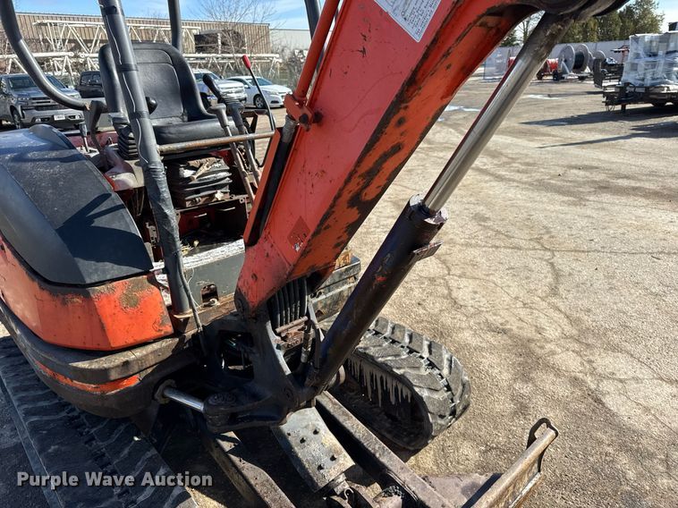 image for item DH9886 2006 Kubota KX71-3 mini excavator