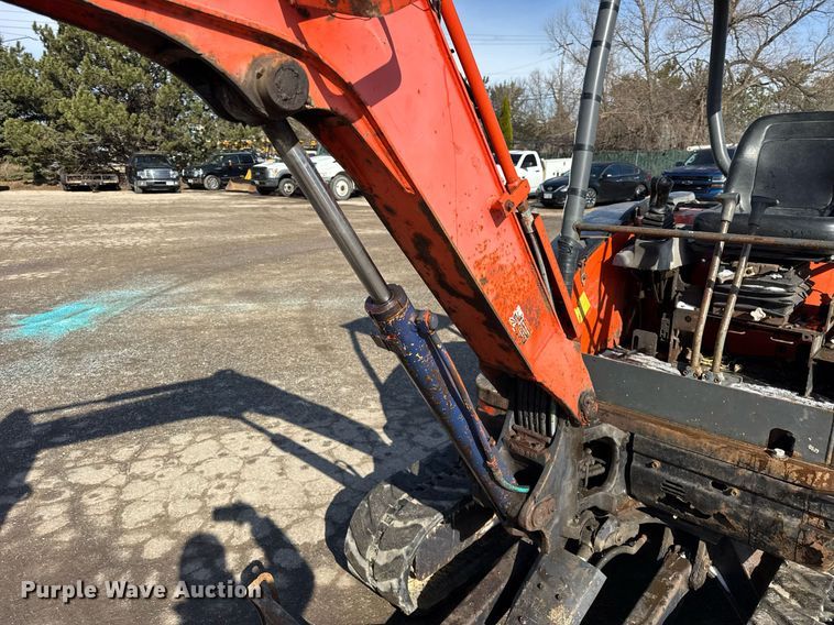 image for item DH9886 2006 Kubota KX71-3 mini excavator