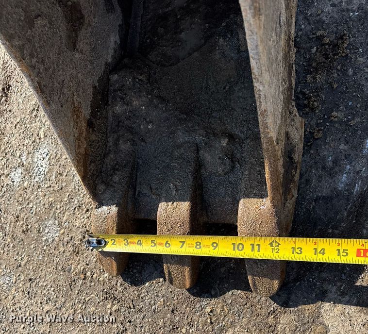 image for item DH9886 2006 Kubota KX71-3 mini excavator