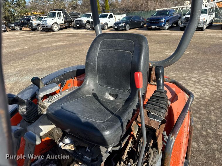 image for item DH9886 2006 Kubota KX71-3 mini excavator