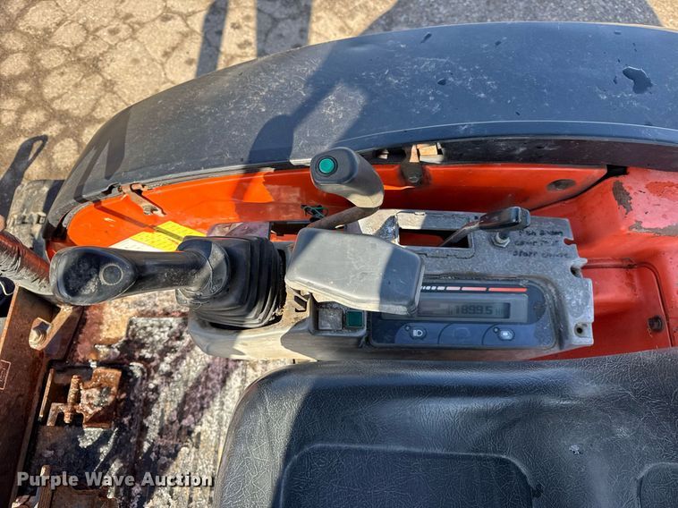 image for item DH9886 2006 Kubota KX71-3 mini excavator