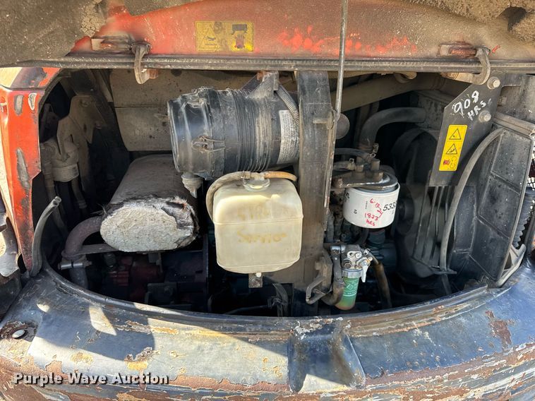 image for item DH9886 2006 Kubota KX71-3 mini excavator