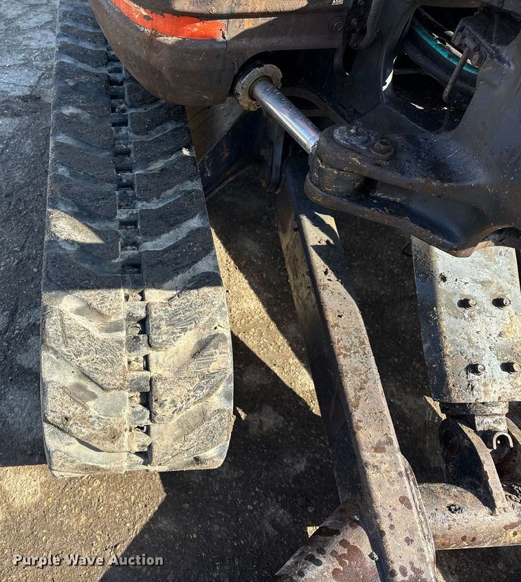 image for item DH9886 2006 Kubota KX71-3 mini excavator