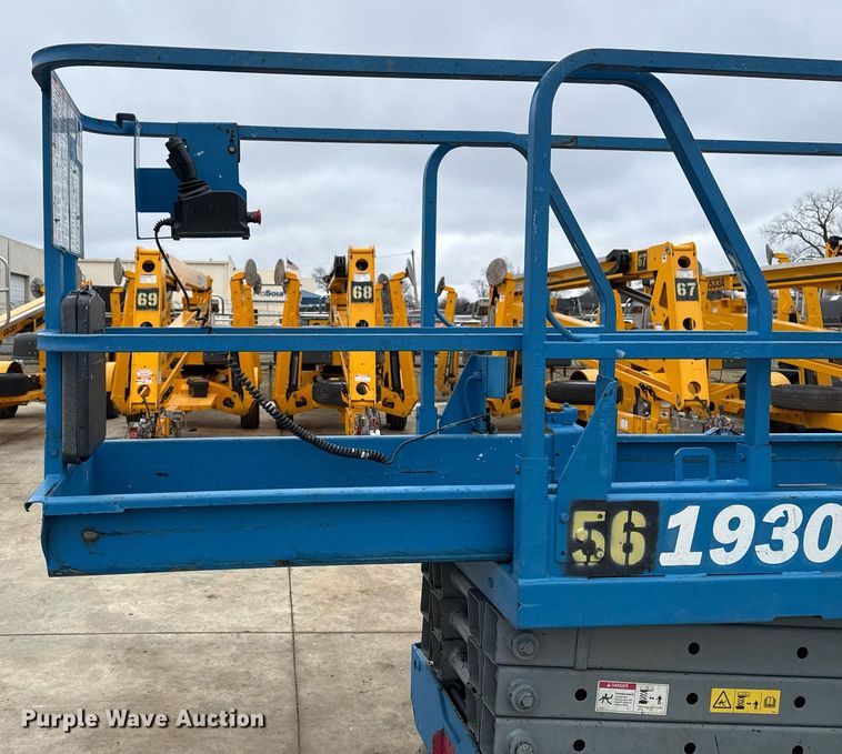 image for item DM5565 2005 Genie Lift GS-1930 scissor lift