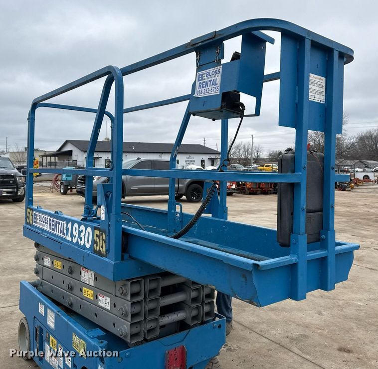 image for item DM5565 2005 Genie Lift GS-1930 scissor lift