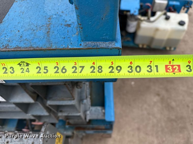 image for item DM5565 2005 Genie Lift GS-1930 scissor lift