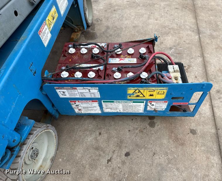 image for item DM5565 2005 Genie Lift GS-1930 scissor lift