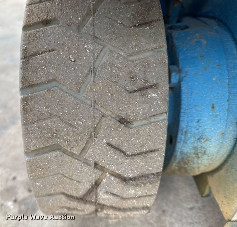 image for item DM5565 2005 Genie Lift GS-1930 scissor lift