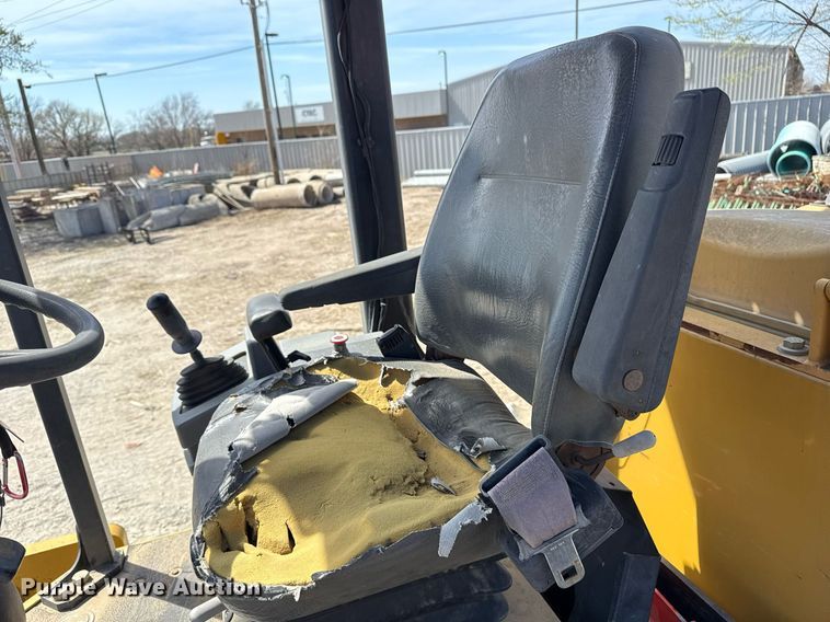 image for item DM5619 2008 Caterpillar CP76 single drum vibratory roller