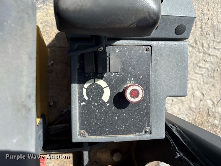 image for item DM5619 2008 Caterpillar CP76 single drum vibratory roller