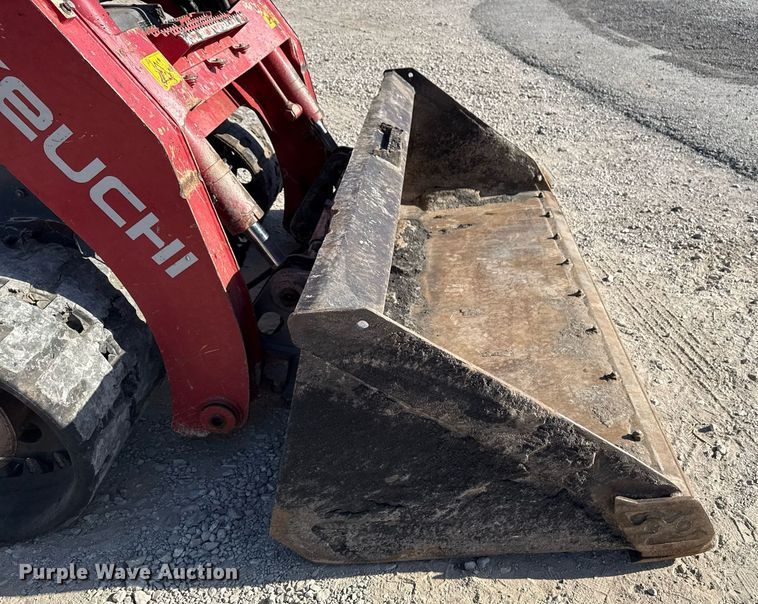 image for item DM5621 2020 Takeuchi TL12V-2 tracked skid steer loader