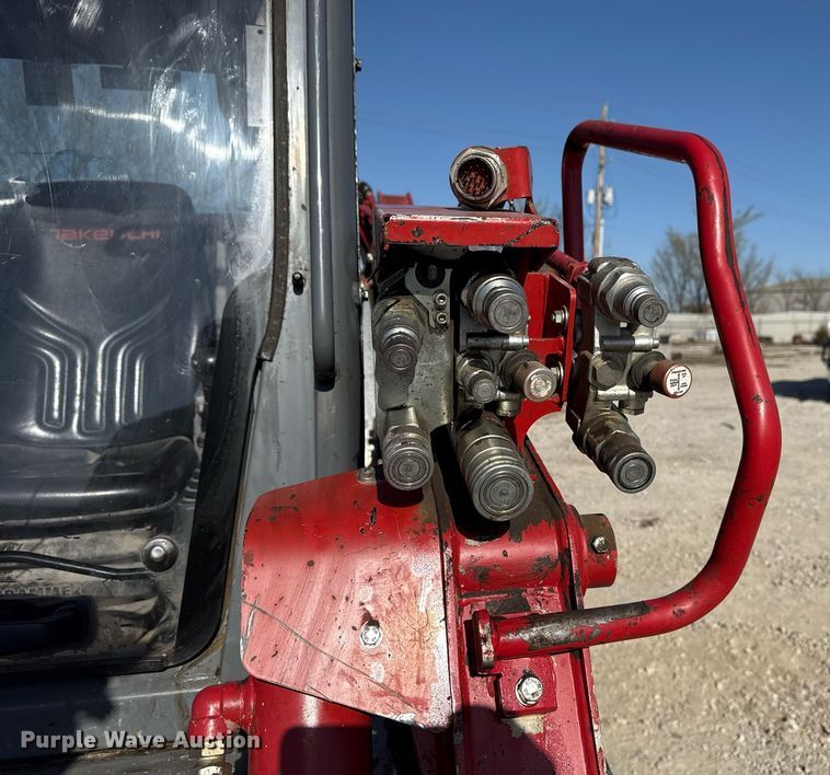 image for item DM5621 2020 Takeuchi TL12V-2 tracked skid steer loader