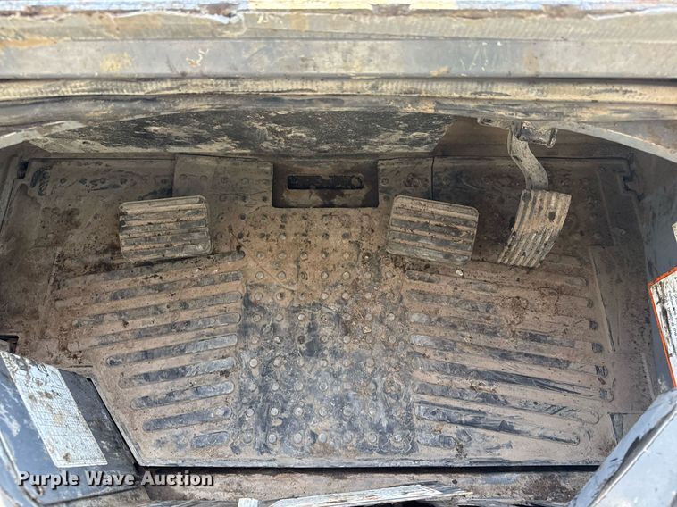 image for item DM5621 2020 Takeuchi TL12V-2 tracked skid steer loader