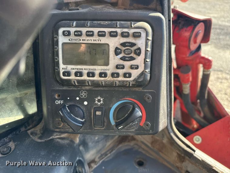 image for item DM5621 2020 Takeuchi TL12V-2 tracked skid steer loader