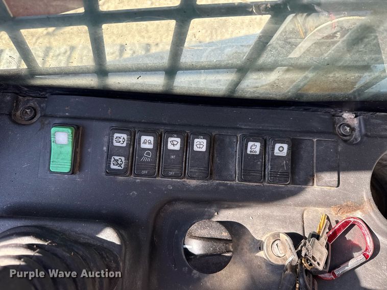 image for item DM5621 2020 Takeuchi TL12V-2 tracked skid steer loader