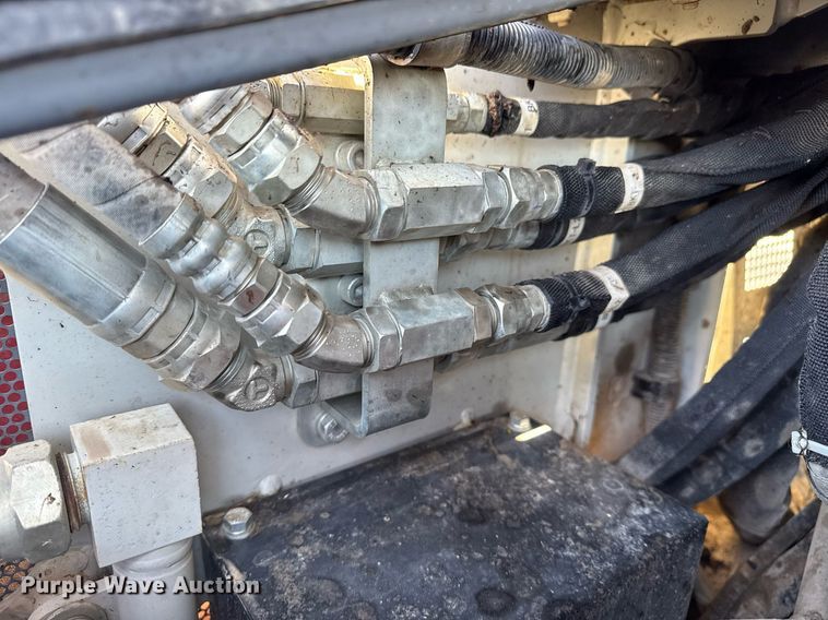 image for item DM5621 2020 Takeuchi TL12V-2 tracked skid steer loader