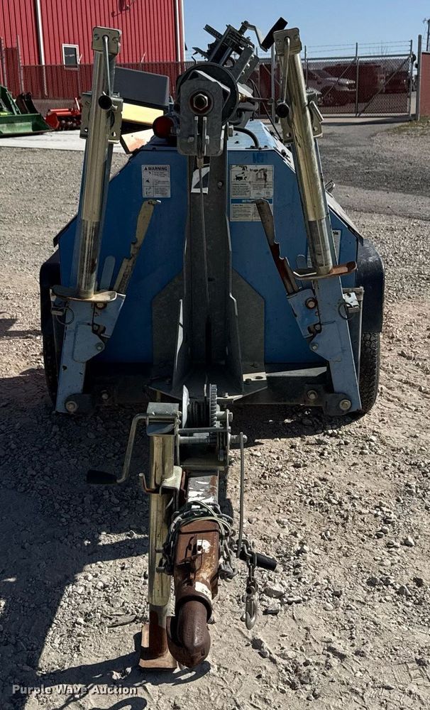 image for item DM5622 2010 Genie TML-4000 light plant