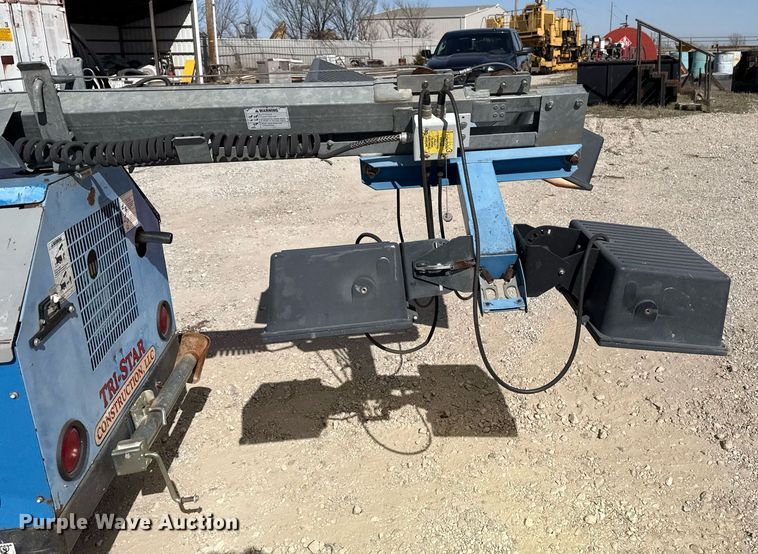 image for item DM5622 2010 Genie TML-4000 light plant