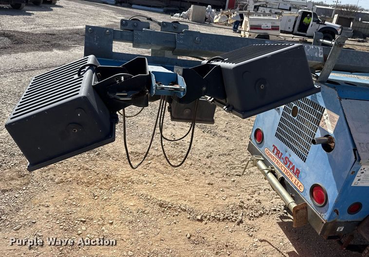 image for item DM5622 2010 Genie TML-4000 light plant