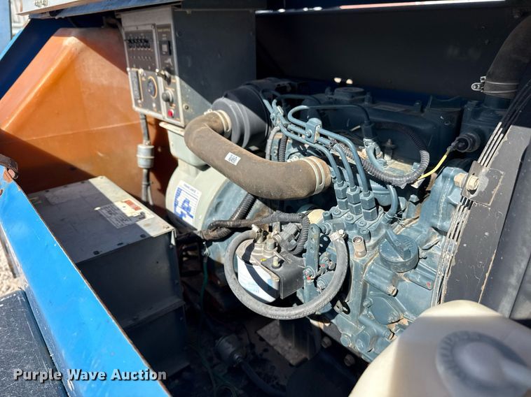 image for item DM5622 2010 Genie TML-4000 light plant