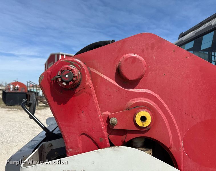 image for item DM5629 2019 Takeuchi TL12V-2 tracked skid steer loader