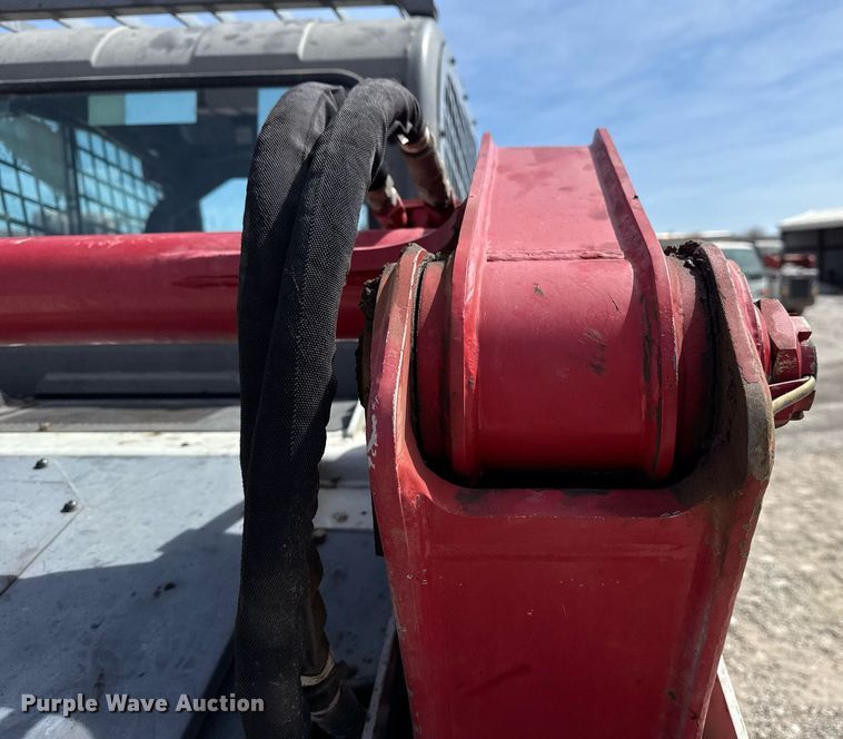 image for item DM5629 2019 Takeuchi TL12V-2 tracked skid steer loader