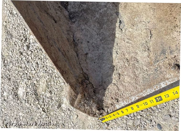 image for item DM5629 2019 Takeuchi TL12V-2 tracked skid steer loader