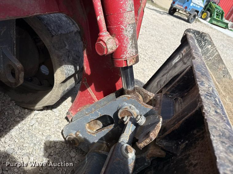 image for item DM5629 2019 Takeuchi TL12V-2 tracked skid steer loader