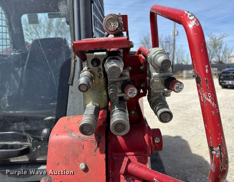 image for item DM5629 2019 Takeuchi TL12V-2 tracked skid steer loader