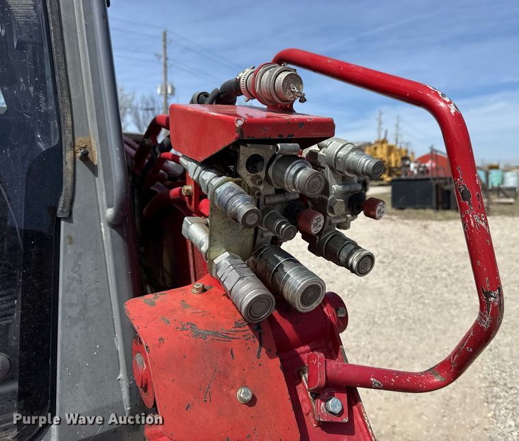 image for item DM5629 2019 Takeuchi TL12V-2 tracked skid steer loader