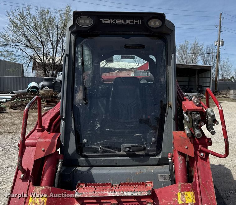 image for item DM5629 2019 Takeuchi TL12V-2 tracked skid steer loader