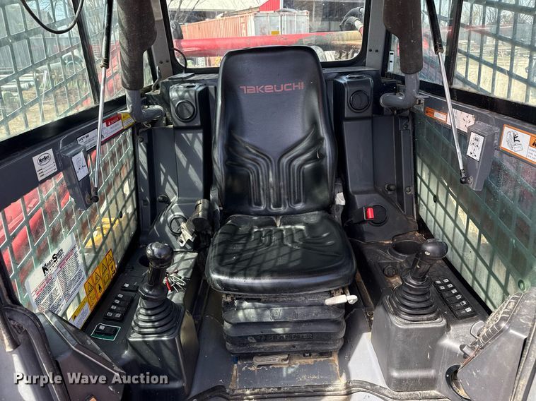 image for item DM5629 2019 Takeuchi TL12V-2 tracked skid steer loader