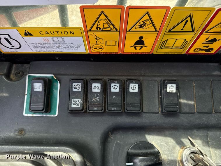 image for item DM5629 2019 Takeuchi TL12V-2 tracked skid steer loader