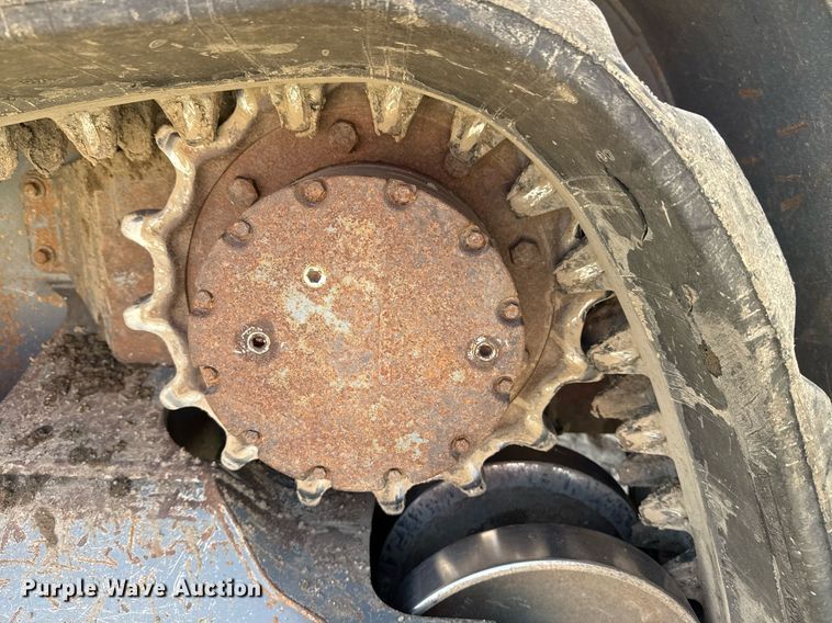 image for item DM5629 2019 Takeuchi TL12V-2 tracked skid steer loader