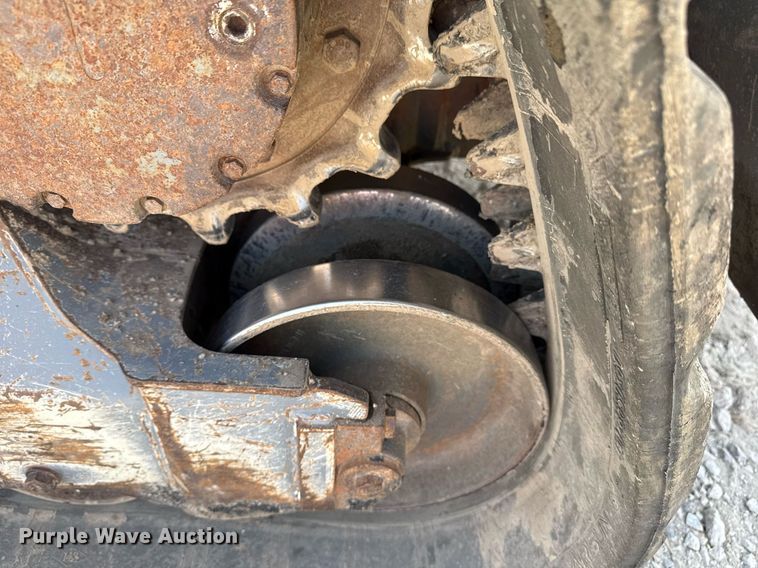 image for item DM5629 2019 Takeuchi TL12V-2 tracked skid steer loader